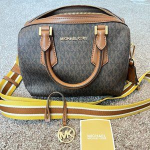 Michael Kors: Mercer Duffle *With* Strap